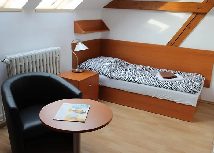 Na Spejcharu, Zelevcice Slany